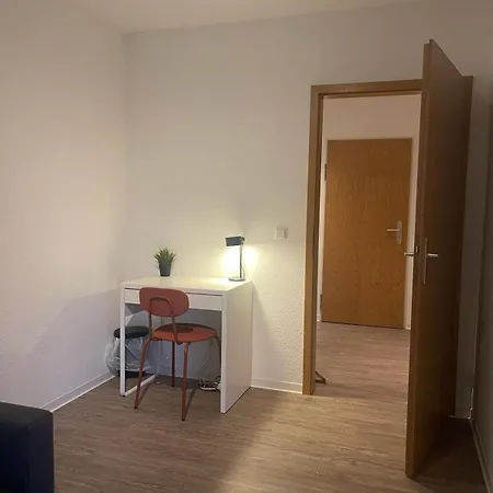 Apartment Zentrale Wohnung, 2 Betten,vollmoebliert,nahe Btu,balkon- Parkpkatz Auf Anfrage *