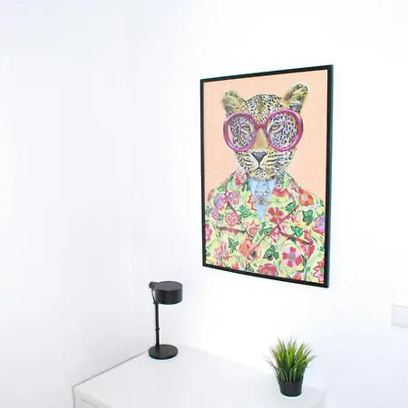 Lägenhet Zentrale Wohnung, 2 Betten,vollmoebliert,nahe Btu,balkon- Parkpkatz Auf Anfrage