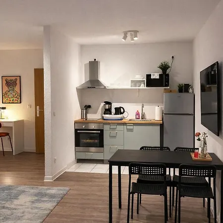 Apartamento Zentrale Wohnung, 2 Betten,vollmoebliert,nahe Btu,balkon- Parkpkatz Auf Anfrage *